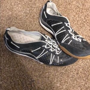 Women’s Clark tennis shoe